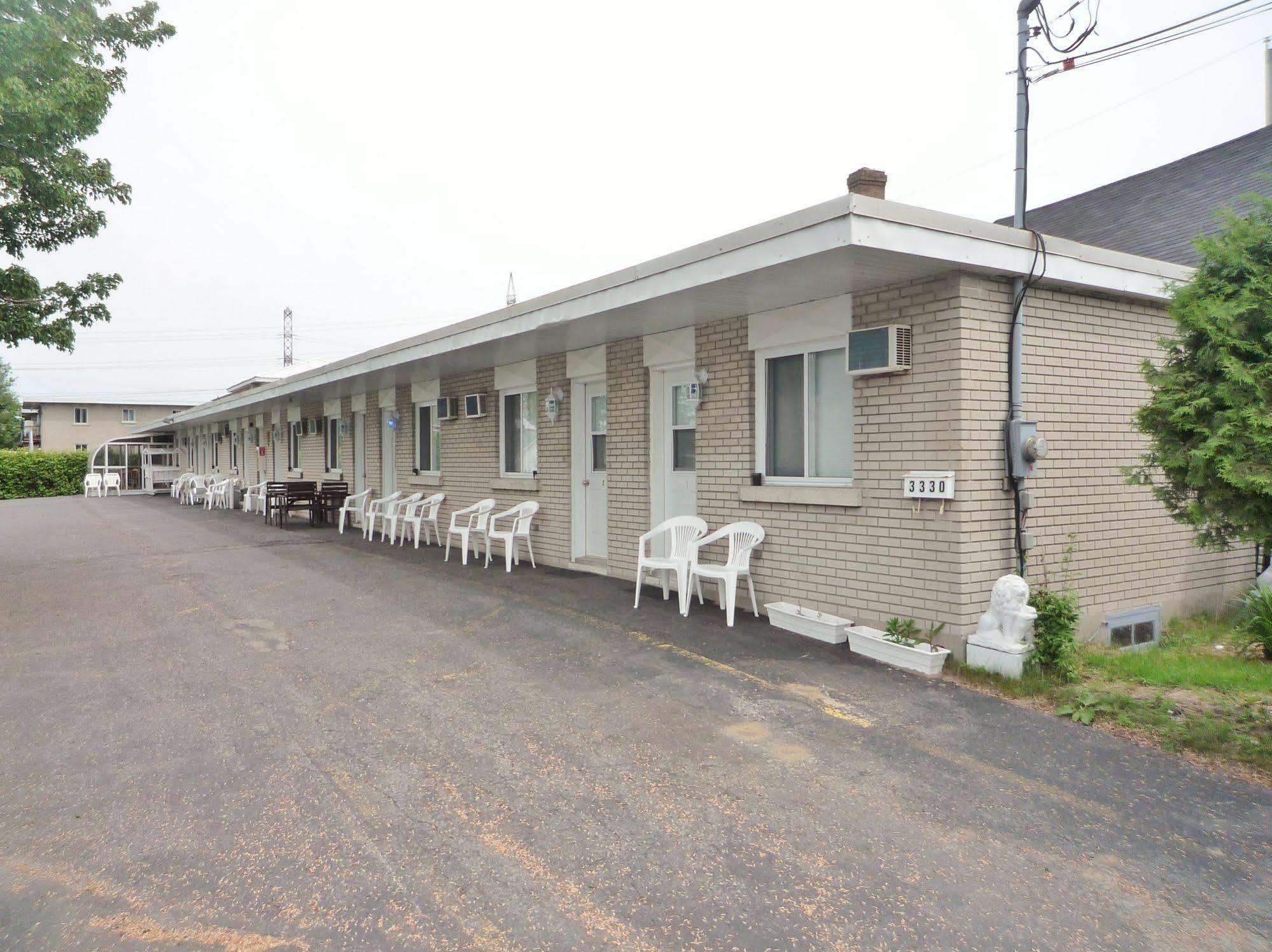 Hotel Tracy - St Lawrence River Sorel-Tracy ภายนอก รูปภาพ